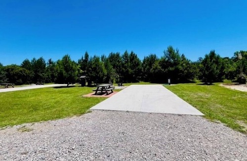 Conway Alquiler De RV | Happy Hen Haven RV site 2 @ Laurel Oaks Estate