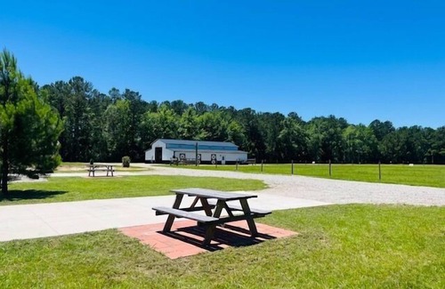 Conway Alquiler De RV | Happy Hen Haven RV site 2 @ Laurel Oaks Estate