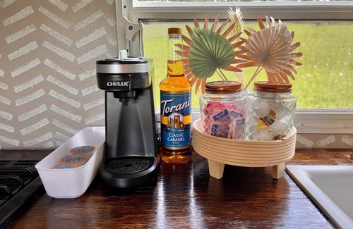 Candler Casa | Happy Hide-Away Camper{18 minutes to Downtown AVL}