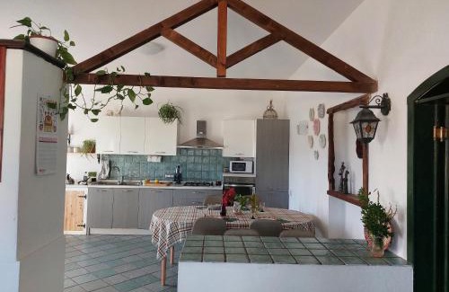 Maddalenedda Apartamento | Happy Holiday Apartment 157 sq m near the sea