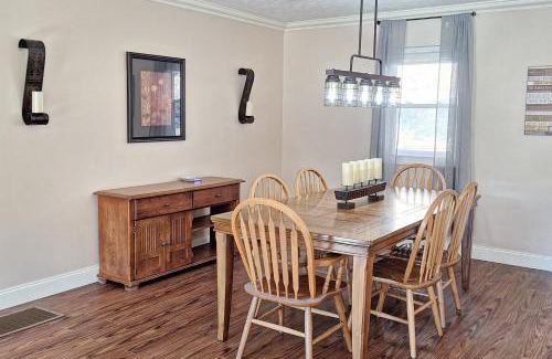 Caryville Casa | Happy Hollow