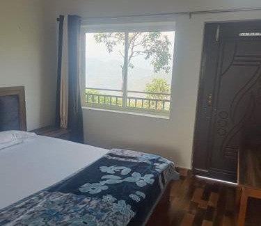Chamba Casa | Happy Homestay And Rooftop cafe