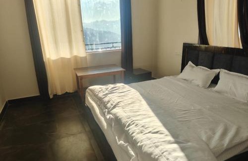 Chamba Casa | Happy Homestay And Rooftop cafe