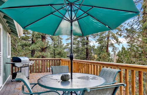 Big Bear Chalet De Esquí | Happy Hour Inn- Adorable Single Story Relaxing Retreat