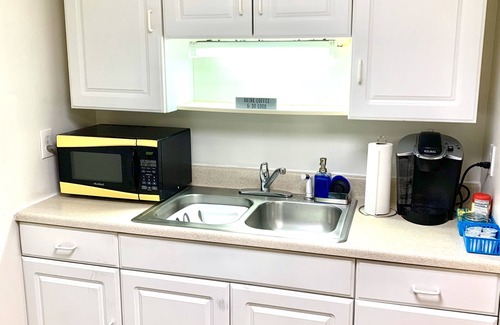 Independence Apartamento | 💛Solo a 1 milla de los estadios🏈⚾️ 10 millas del centro Wifi, lavandería, Netflix, cable