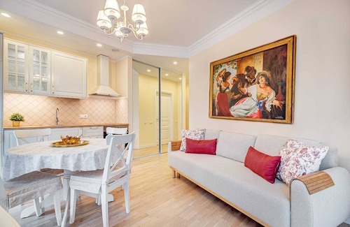 Old Town Apartamento | Happy Inn Classical Style , selfcheck-in. Underground parking