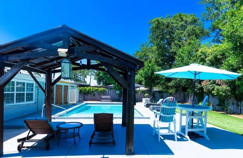 Woodlawn Casa | Happy OURS 206–Pool-Close to Beach-Sleeps 6