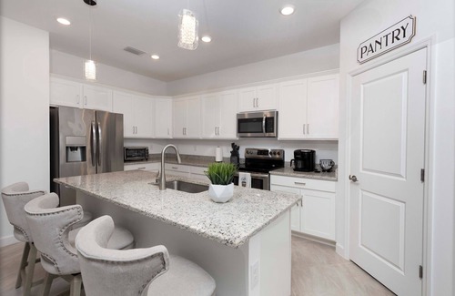 Gateway Complejo | Happy Resort Home with Pool/Spa - 4-bedroom/3-bath with Clubhouse & Amenities