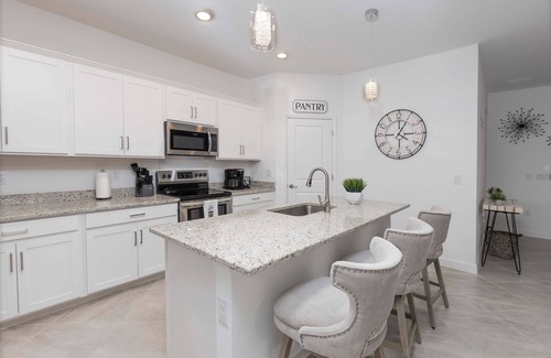 Gateway Complejo | Happy Resort Home with Pool/Spa - 4-bedroom/3-bath with Clubhouse & Amenities
