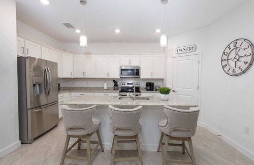 Gateway Complejo | Happy Resort Home with Pool/Spa - 4-bedroom/3-bath with Clubhouse & Amenities