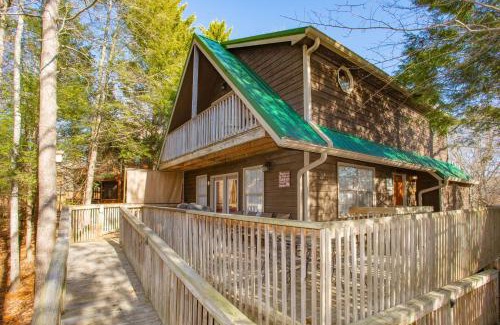 Pigeon Forge Casa | Happy Trails, Resort Pool, FREE Attraction tickets for each paid day, Hot Tub, WIFI!