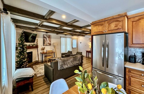 Collingwood Casa | Happy Valley Spacious Family Townhome.Dog Friendly.Minutes to Blue Mountain
