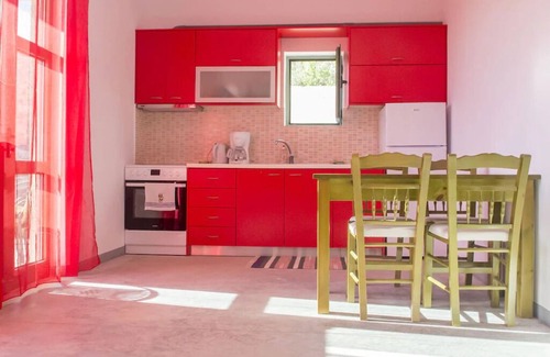 Agia Galini Apartamento | Harakas modern villa apartment with all commodities in preserved South Crete