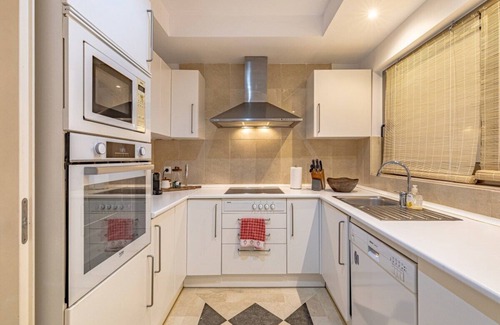 Sotogrande Apartamento | Harbor/Canal view 2-bedroom apartment in Puerto Sotogrande, Spain