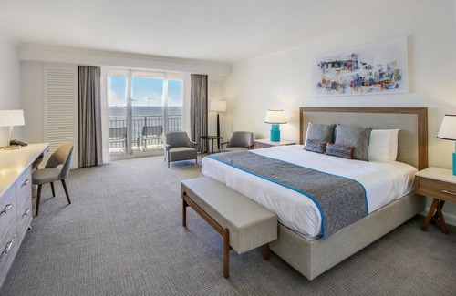 Central Beach Hotel | Harbor Hideout! Close to Fort Lauderdale Beach! Swimming Pool, Pet-friendly!
