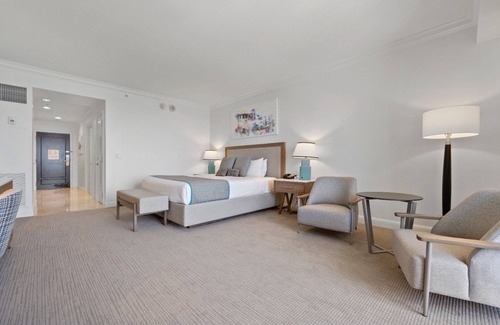 Central Beach Hotel | Harbor Hideout! Close to Fort Lauderdale Beach! Swimming Pool, Pet-friendly!
