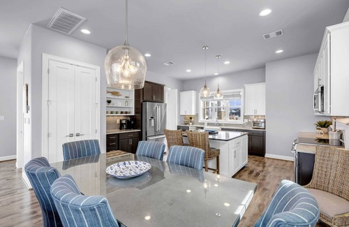 Kingsland Casa | Harbor House Lakefront Luxury w Boat Slip, Pool