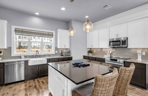 Kingsland Casa | Harbor House Lakefront Luxury w Boat Slip, Pool