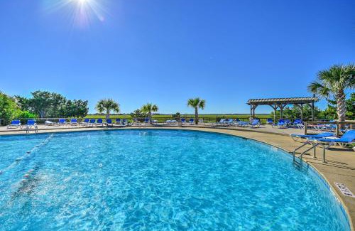 Oceanmarsh Subdivision Apartamento | Harbor Island Condo with Deck - Steps to Beach!