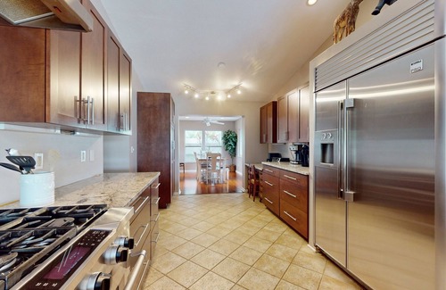 St. Petersburg - Clearwater Casa | Harbor Isle Waterfront Retreat | Home Office & Private Pool | Kayaks & Canoe