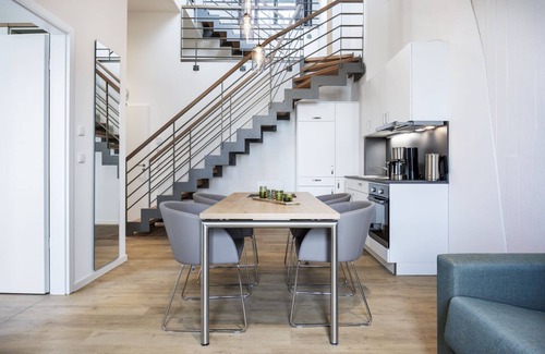 Wismar Apartamento | Harbor residence with gallery bedroom, roof terrace and unique harbor view