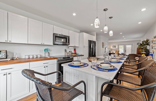 Oriental Casa | Harbor Retreat - Pet Friendly in Village