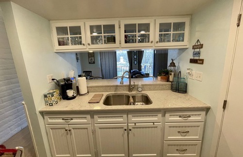 Clear Lake Condominio | *HARBOR VIEW* COZY 1 BEDROOM CONDO WITH LOFT INDOOR/OUTDOOR POOL/HOTUB