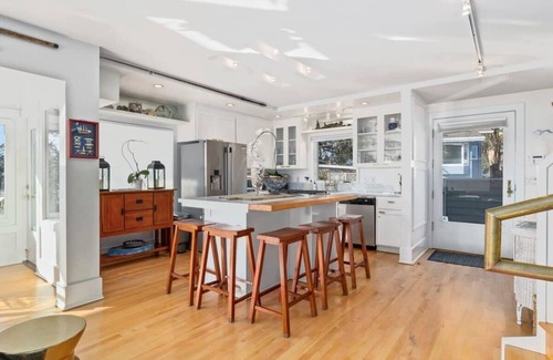 Eastside Santa Cruz Casa | Harbor View Home - 7 Bed Beachhouse