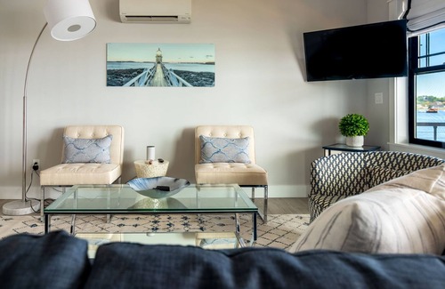 West Mystic Casa | Harbor View Landing - The Mystic Waterfront House - Second Floor Only