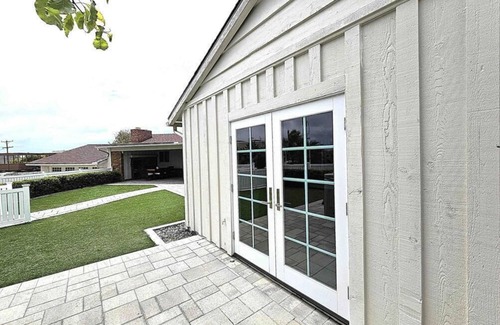 Roseville - Fleet Ridge Casa | Harbor View Retreat- Hot Tub, Chef’s Kitchen & Family-Friendly Comfort