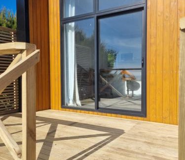 Clarks Beach Apartamento | Harbour and rural views