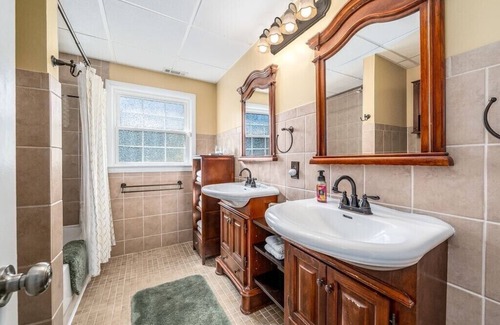 Aquia Harbour Apartamento | Tranquilo y fresco! Relajante bañera de hidromasaje! 40 min a DC! ¡15 minutos a Quantico!