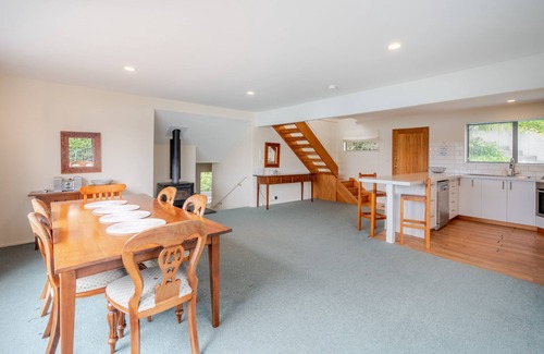 Akaroa Casa | Harbour Haven - Akaroa Holiday Home
