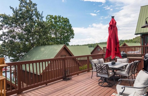 Six Mile Casa | Harbour Pointe - Lake Keowee Chalet with Boat Slip