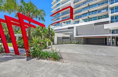 Biggera Waters Hotel | Harbour Quays Apartments