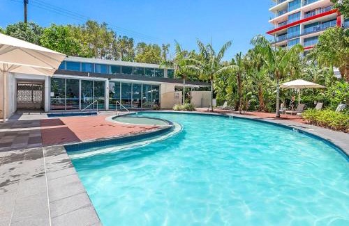 Biggera Waters Hotel | Harbour Quays Apartments