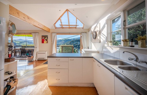 Akaroa Casa | Harbour Views - Akaroa Holiday Home