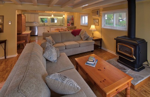 Bayfield Cabaña | Harbourfront Cottage!