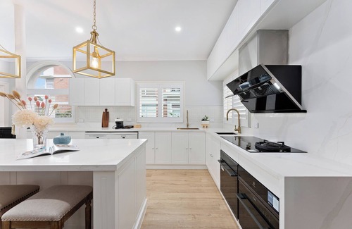 Cremorne Point Casa | Harbourfront Haven –4BR Retreat with Stunning Views of Sydney’s Iconic Landmarks