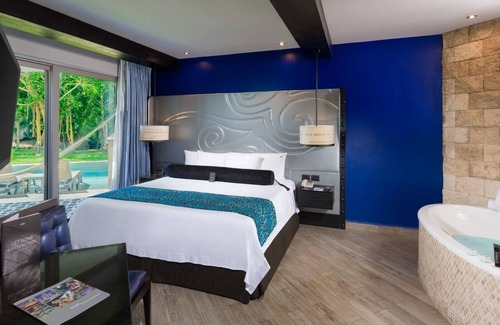 Puerto Aventuras Complejo | Hard Rock Riviera Maya - Heaven Deluxe Swim-Up W/ King Bed