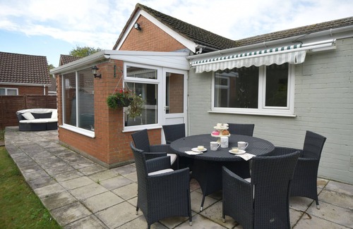 Woodhall Spa Casa | Hare Lodge - attractive bungalow, the historic inland resort of Woodhall Spa.