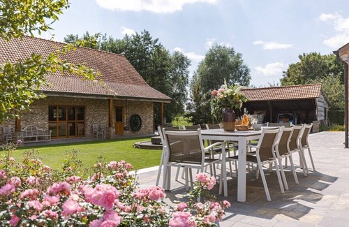 Bavikhove Casa | Harelbeke Retreat: Rural House with 5 Bedrooms