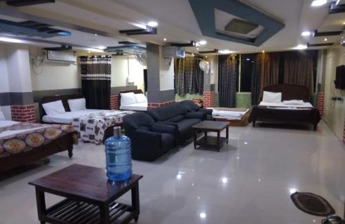 Tirupati Apartamento | Haritha Apartments, Helpful Staff, Near Bus & Railway Station, Geyser, TV, Best priced Family-Only Apartments in Tirupati, Big Families, Groups Welcome
