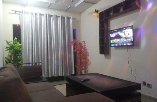 Lahore Apartamento | Harmain Studio