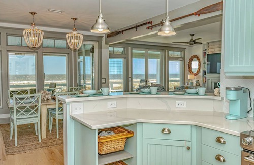 South Beach Casa | Perro amigable! Sweet Tea es un 4 BA / 3. 5 BA frente al mar Retiro!