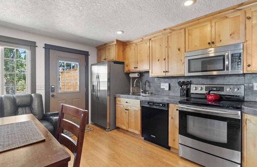 Alfalfa Casa | Pets OK | Perfect Couple's Retreat in Bend!
