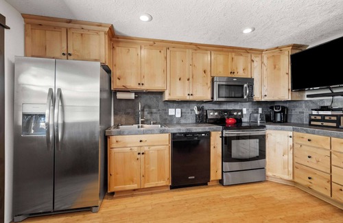 Alfalfa Casa | Pets OK | Perfect Couple's Retreat in Bend!