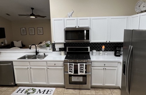 Crescent Lakes Casa | Harmony Place Gorgeous 3 Beds and 2 Baths Home with Pool.
