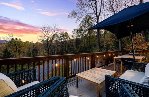 Front Royal Casa | Harmony Ridge Hideaway: 10 acre mountain retreat w/hot tub and sauna