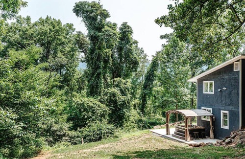 Front Royal Casa | Harmony Ridge Hideaway: mountain retreat w/hot tub